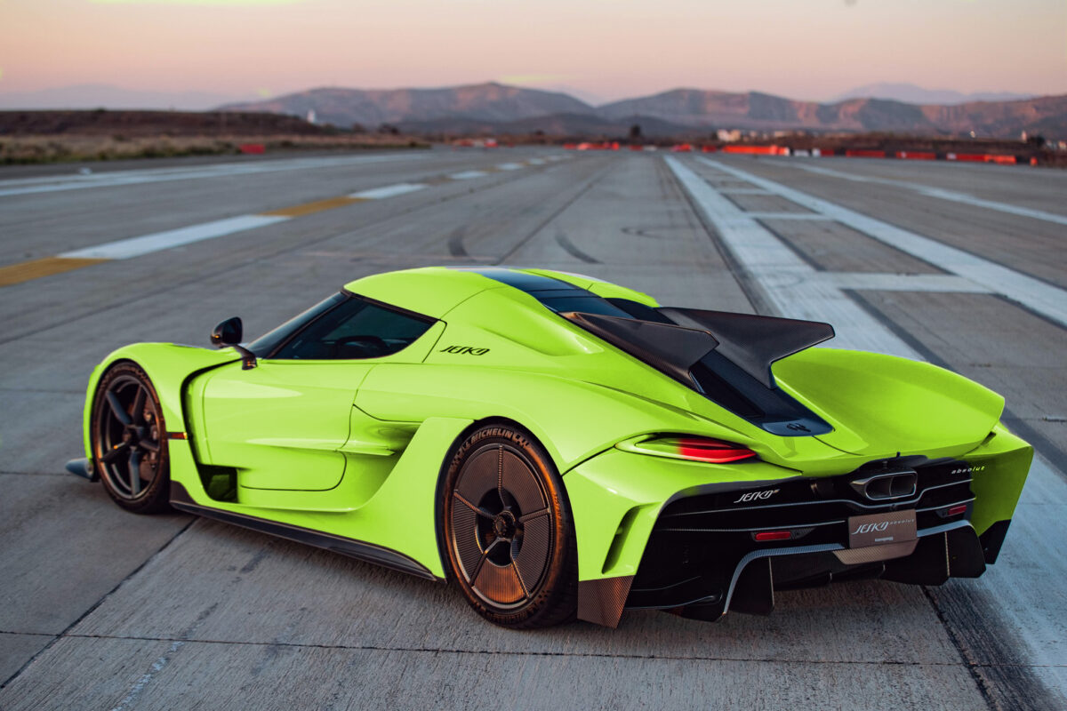 Koenigsegg Jesko Absolut Ready To Hit 330 MPH 532 KM H In Theory