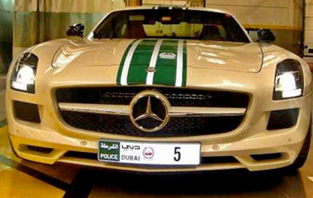 dubai police car SLS AMG