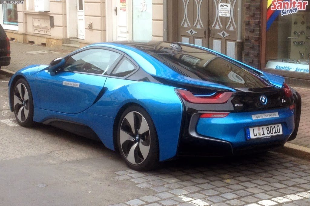 BMW i8 In Protonic Blue Looks Slick