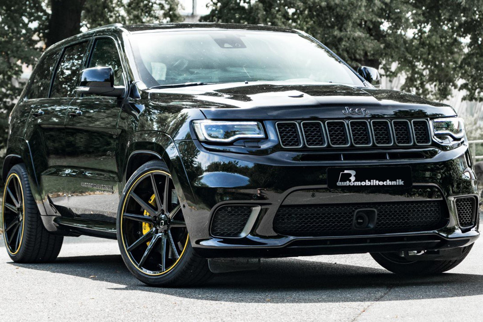 Tuned Jeep Trackhawk Hits 100 km/h in 3.4 Seconds