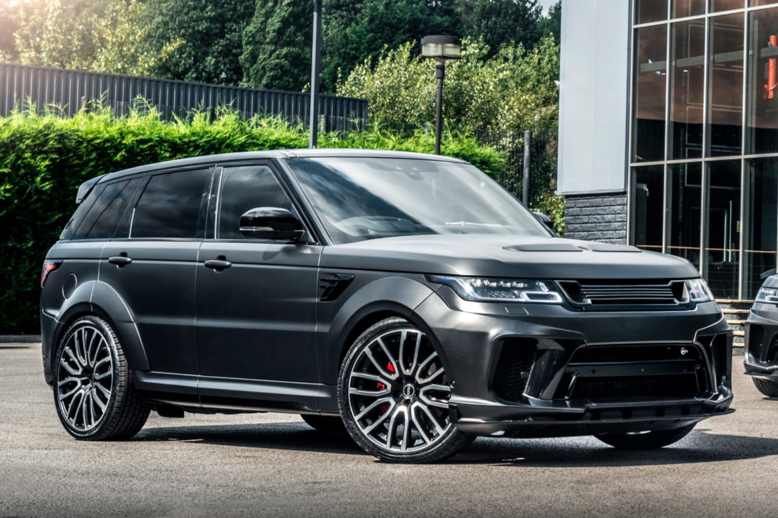 Sinister Project Kahn Range Rover SVR Pace Car Revealed